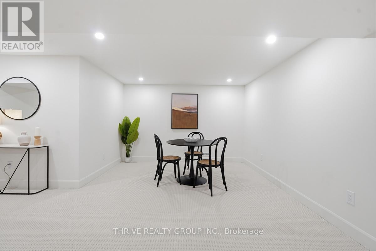 744 BARCLAY ROAD - 41