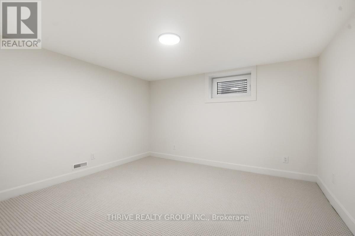 744 BARCLAY ROAD - 43