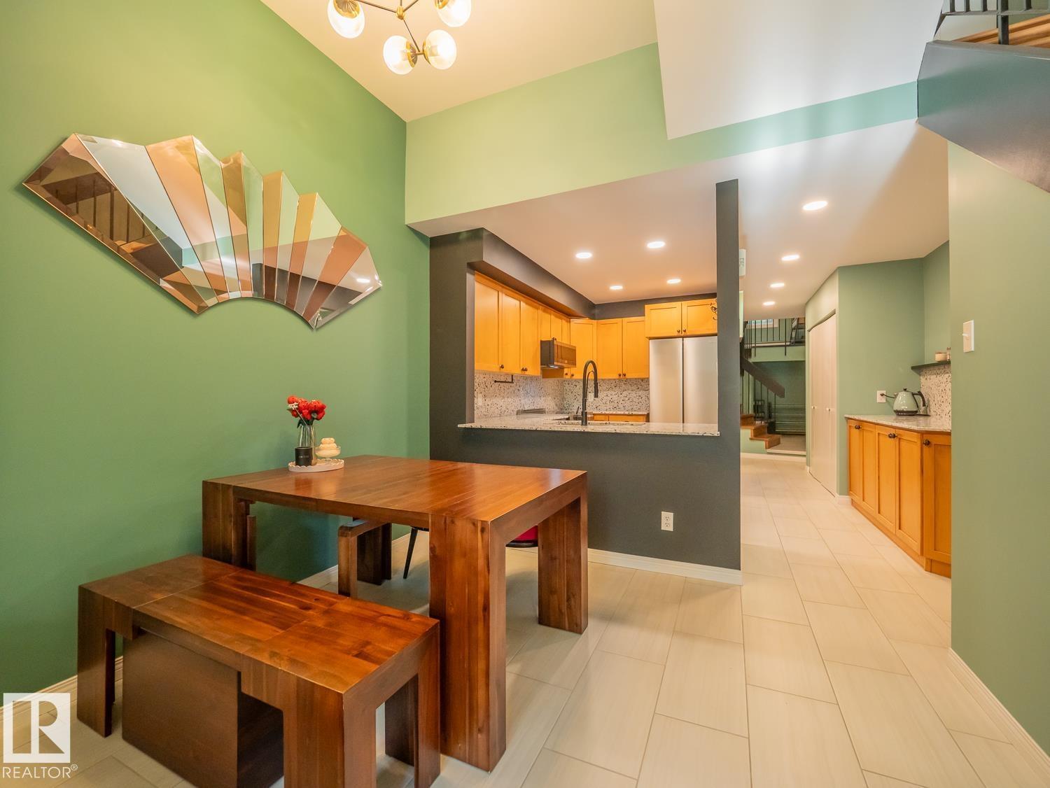 11116 83 AV NW - 11