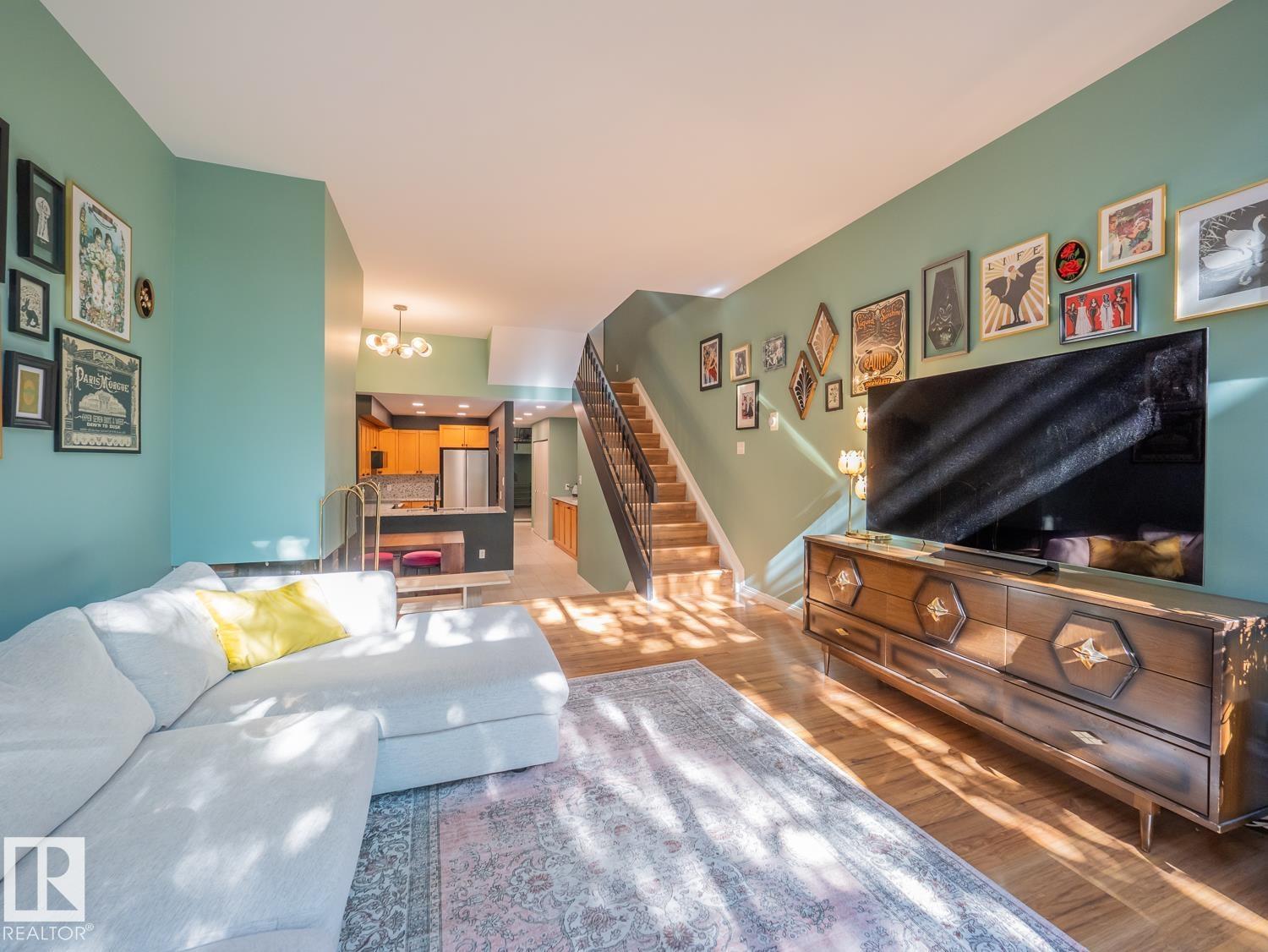 11116 83 AV NW - 15