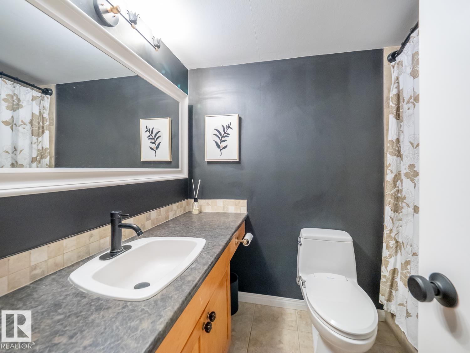 11116 83 AV NW - 21