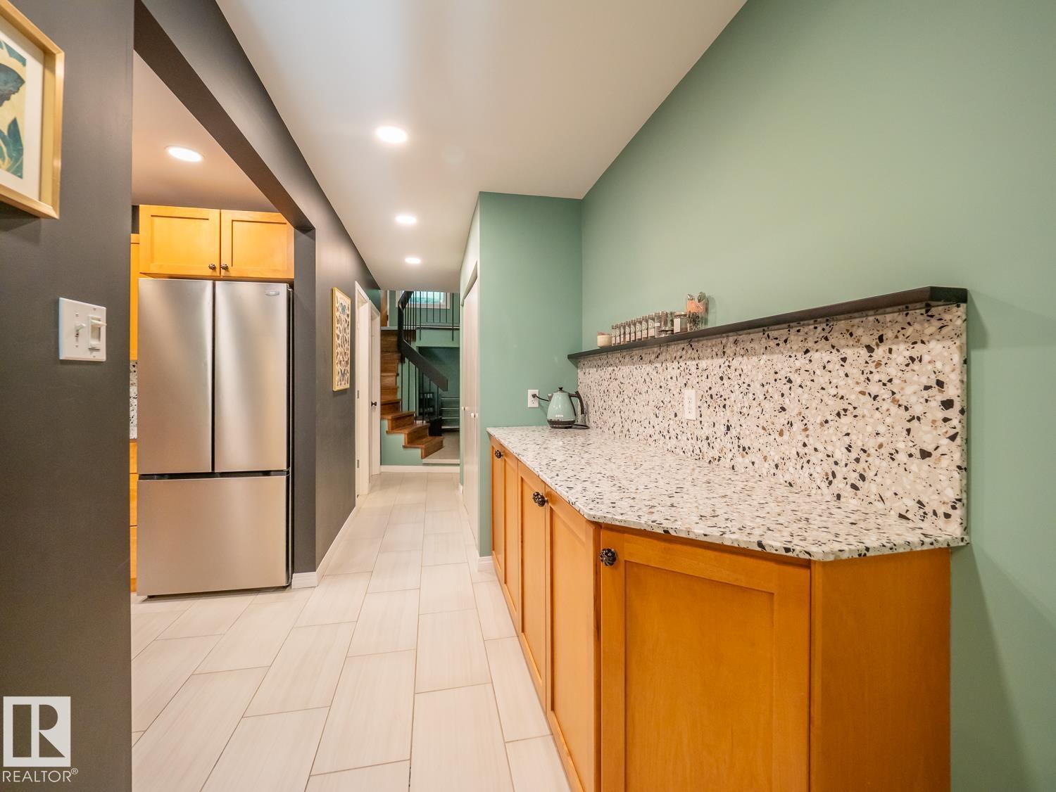 11116 83 AV NW - 5