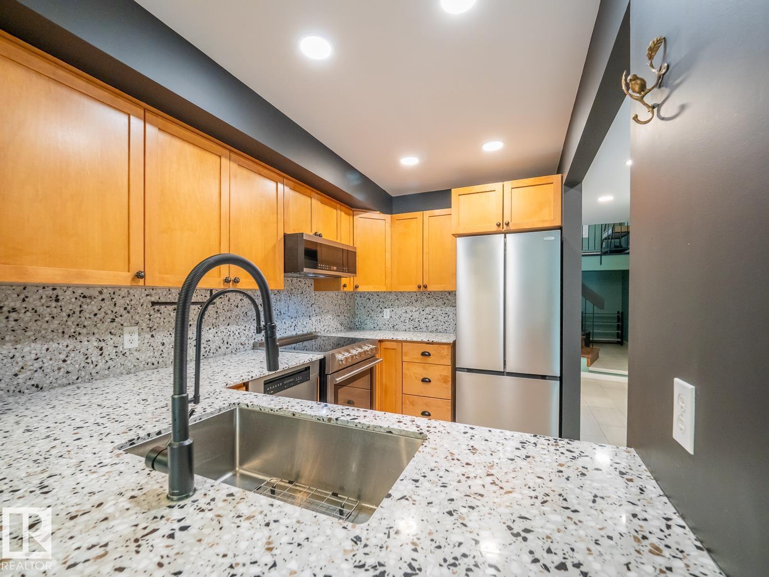 11116 83 AV NW - 9