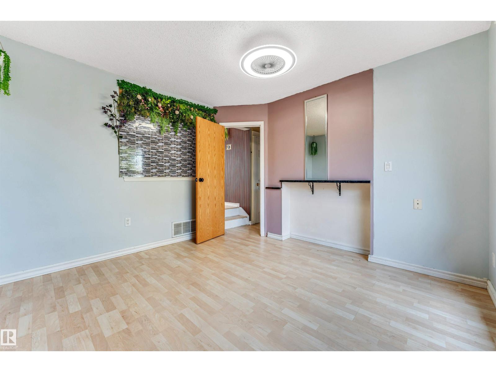645 MILLBOURNE RD NW - 17
