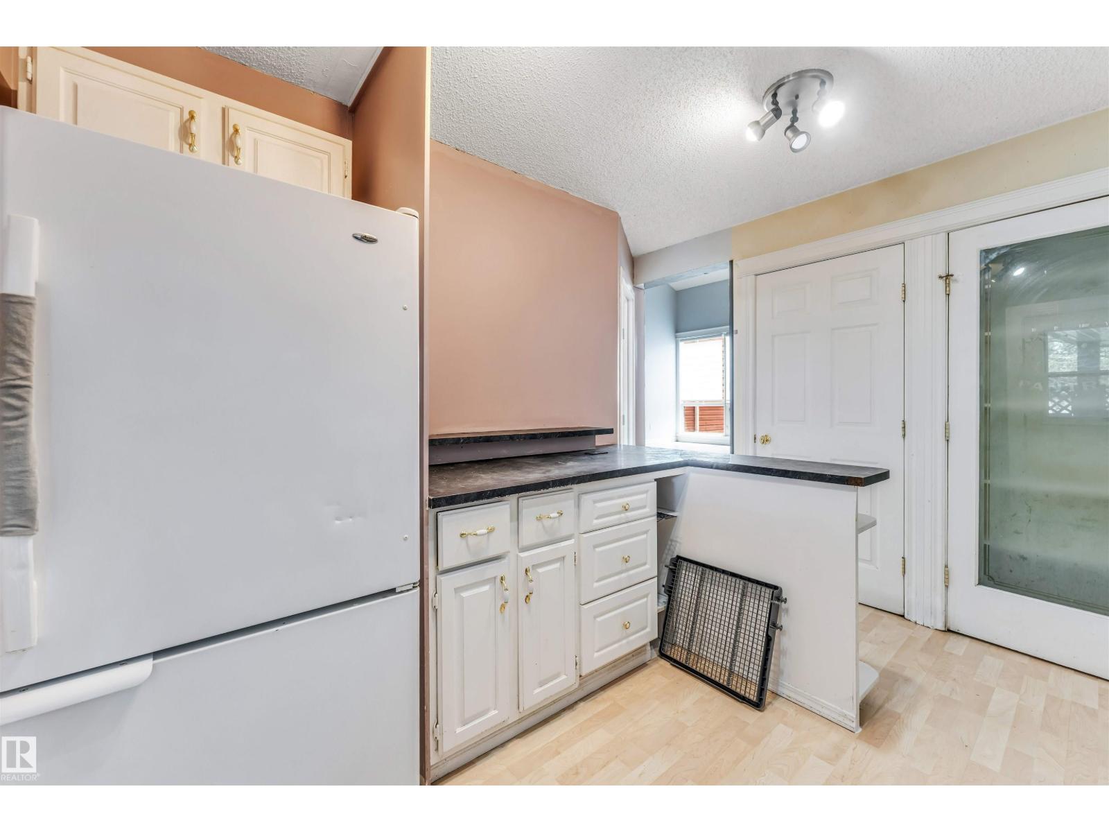 645 MILLBOURNE RD NW - 19