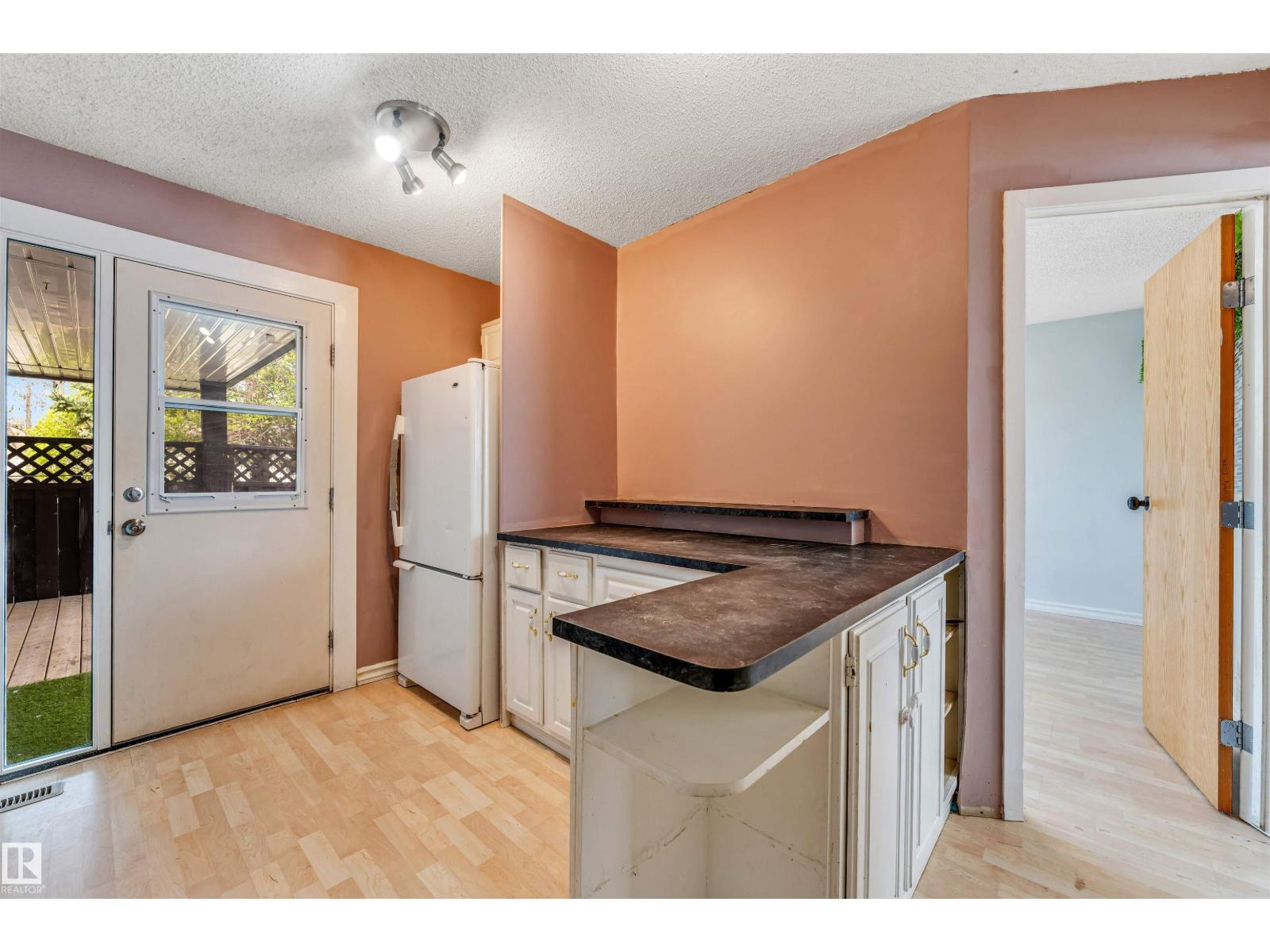 645 MILLBOURNE RD NW - 21