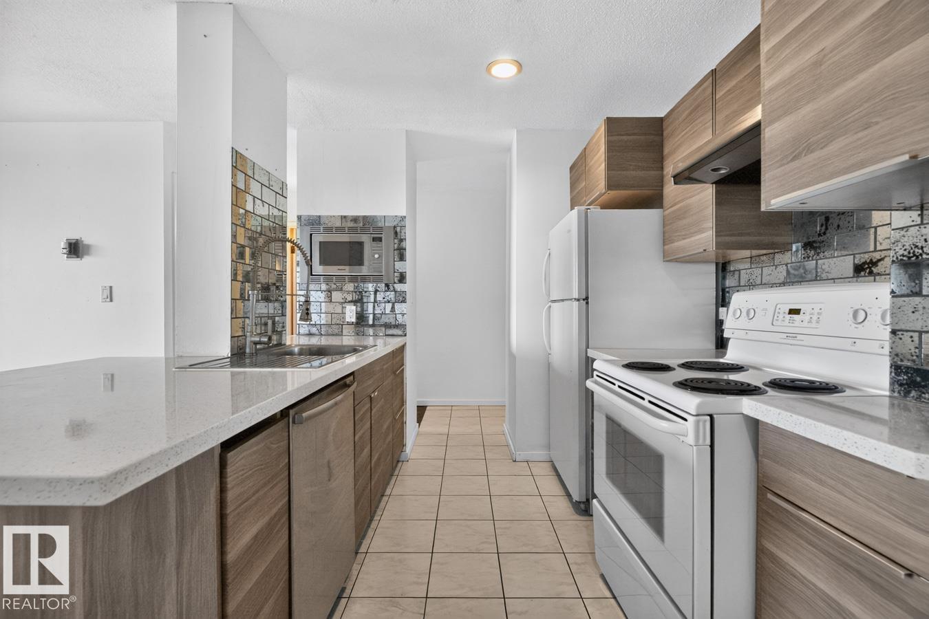 #205 11307 99 AV NW - 13