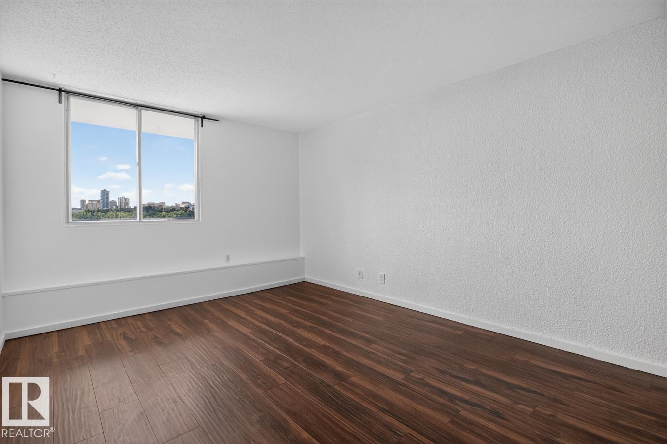 #205 11307 99 AV NW - 25