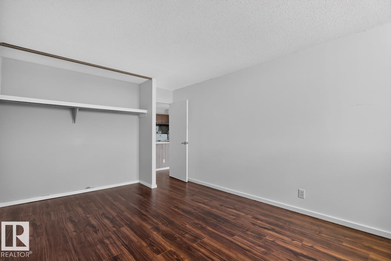 #205 11307 99 AV NW - 27