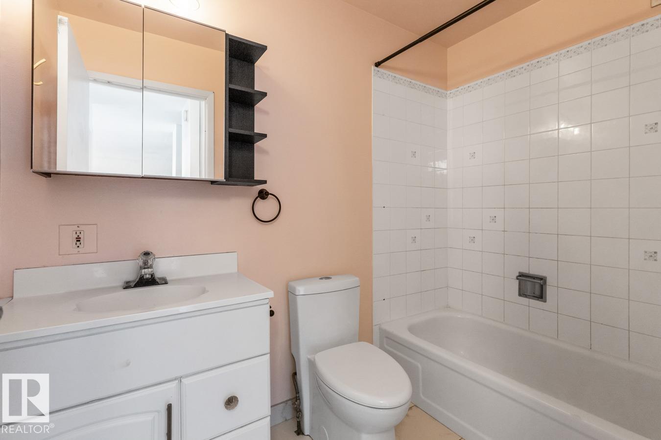 #205 11307 99 AV NW - 30
