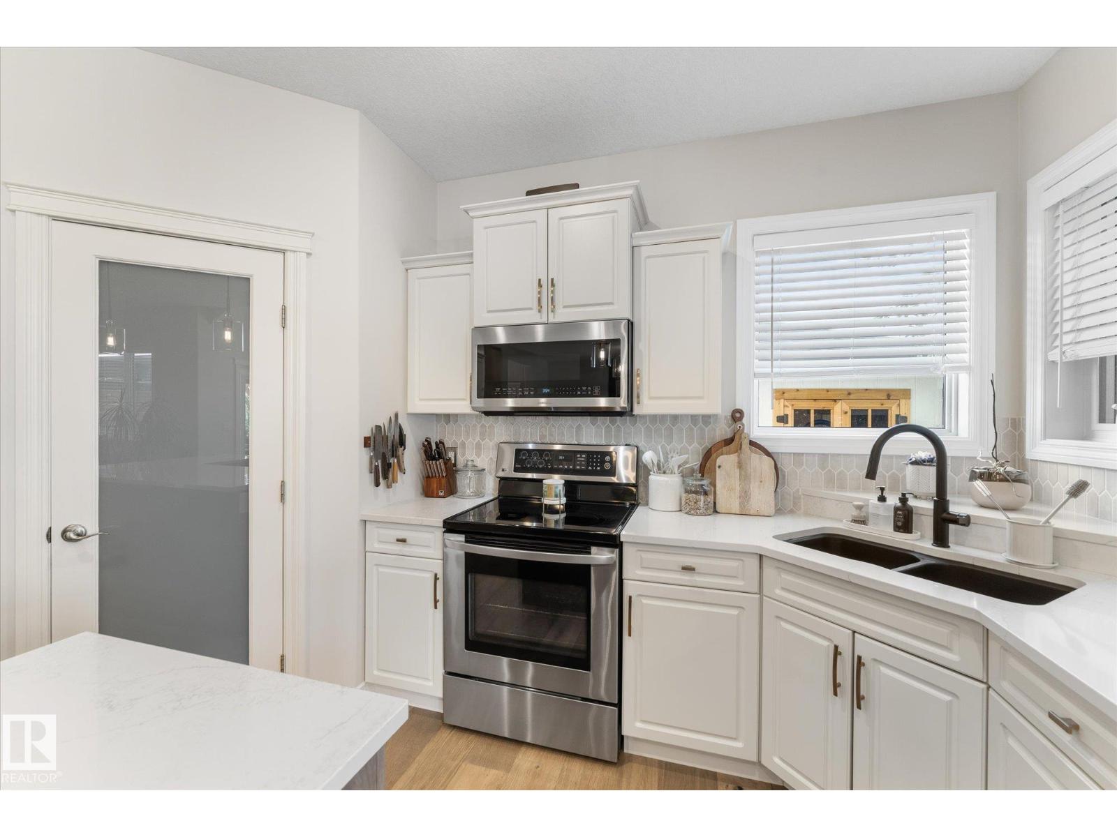 10 WILLOWDALE PL — photo 16