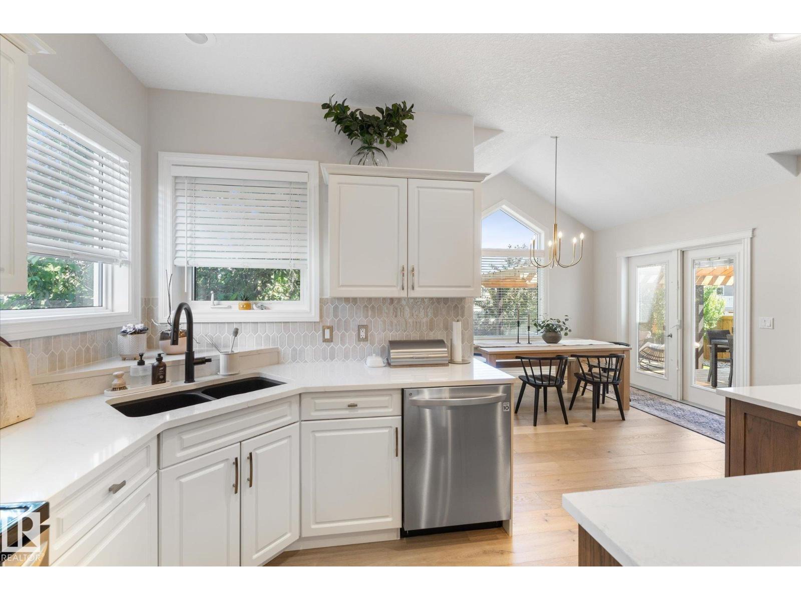 10 WILLOWDALE PL — photo 17