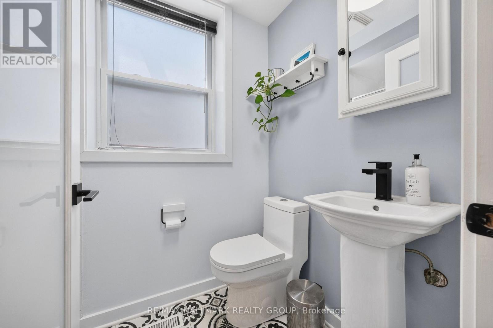 3 Bed, 2 Bath House for Sale in Ottawa – 180 GLEN AVENUE, Ottawa – MLS# X13487792 - Image 26