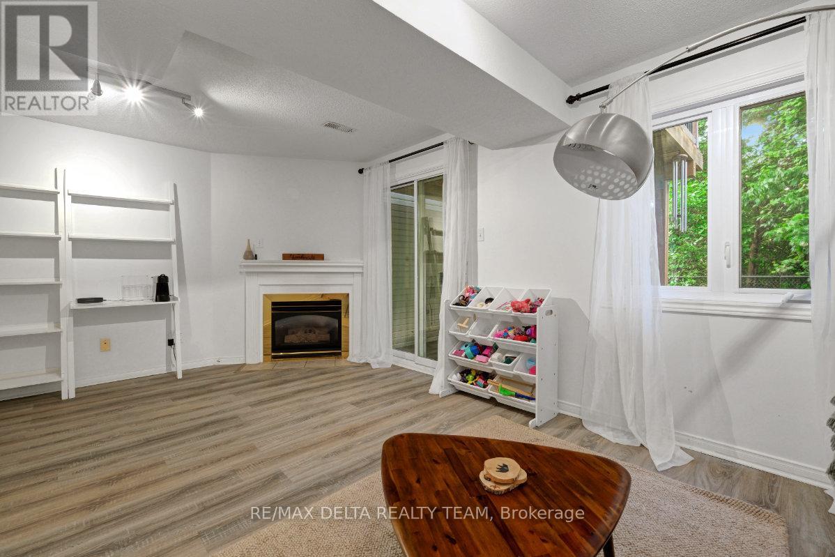 1131 FALCONCREST COURT - 33