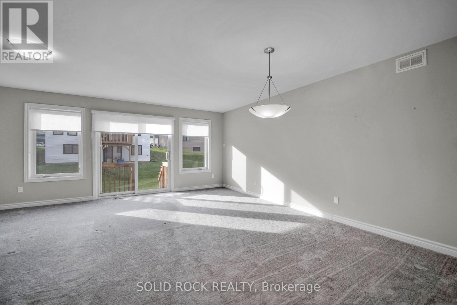 54 GRIFFITH WAY - 6