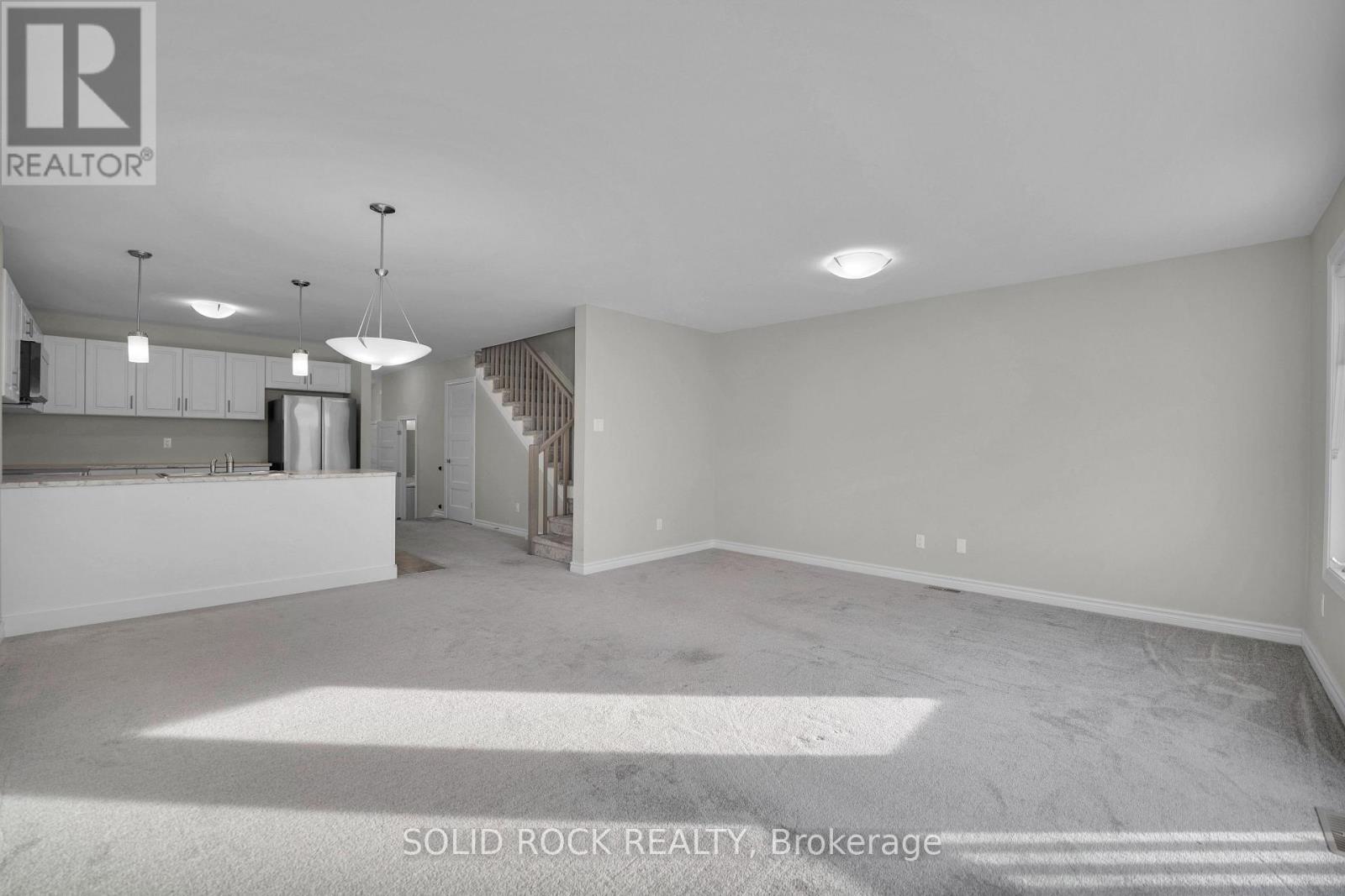 54 GRIFFITH WAY - 8
