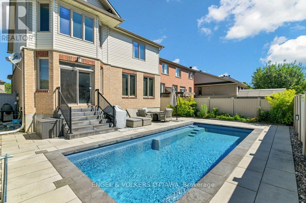 5 Bed, 5 Bath House for Sale in Ottawa – 49 GRENWICH CIRCLE, Ottawa – MLS# X13488214 - Image 32
