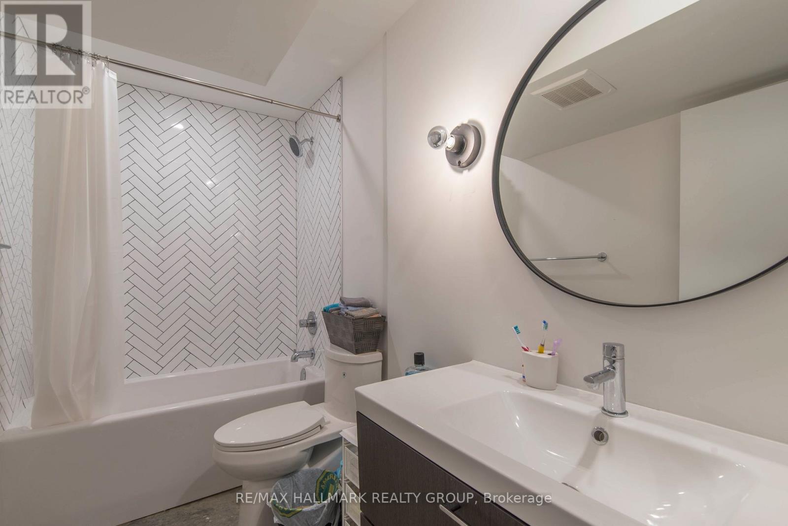 6 Bed, 2 Bath House for Rent in Ottawa – LOWER – 49 CHIPPEWA AVENUE, Ottawa – MLS# X13488268 - Image 8