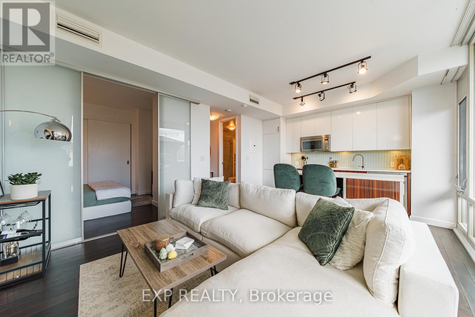 #308 201 PARKDALE AVENUE - 10