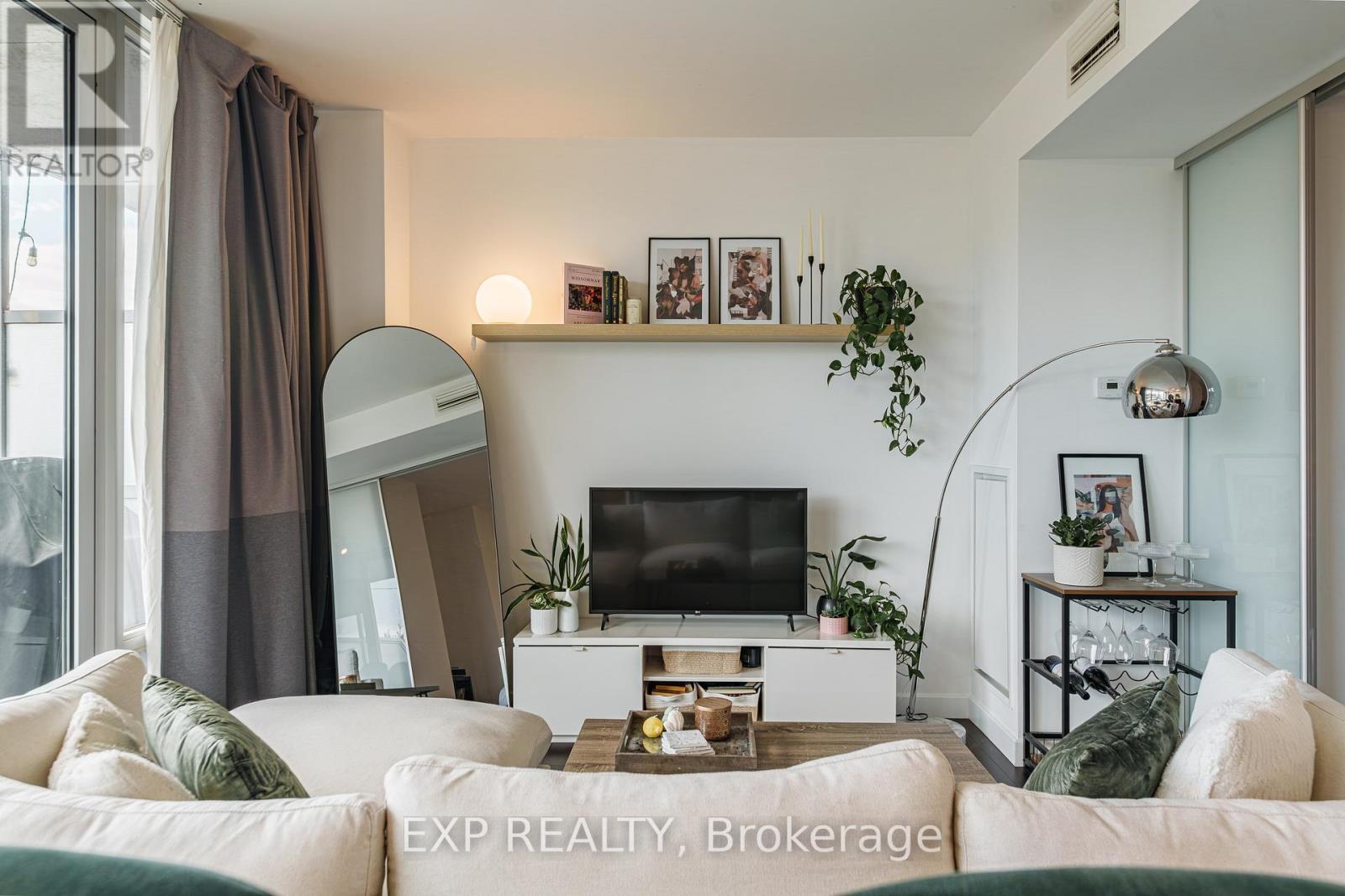 #308 201 PARKDALE AVENUE - 8