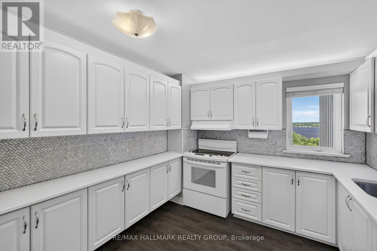 2 Bed, 1 Bath Apartment for Sale in Ottawa – 907 – 1081 AMBLESIDE DRIVE, Ottawa – MLS# X13488328 - Image 11