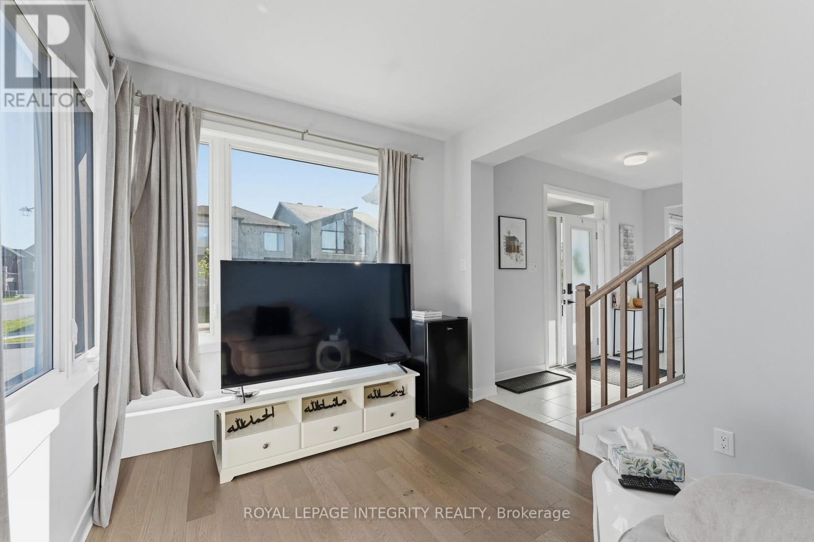 3 Bed, 4 Bath House for Rent in Ottawa – 660 FENWICK WAY, Ottawa – MLS# X13488346 - Image 9