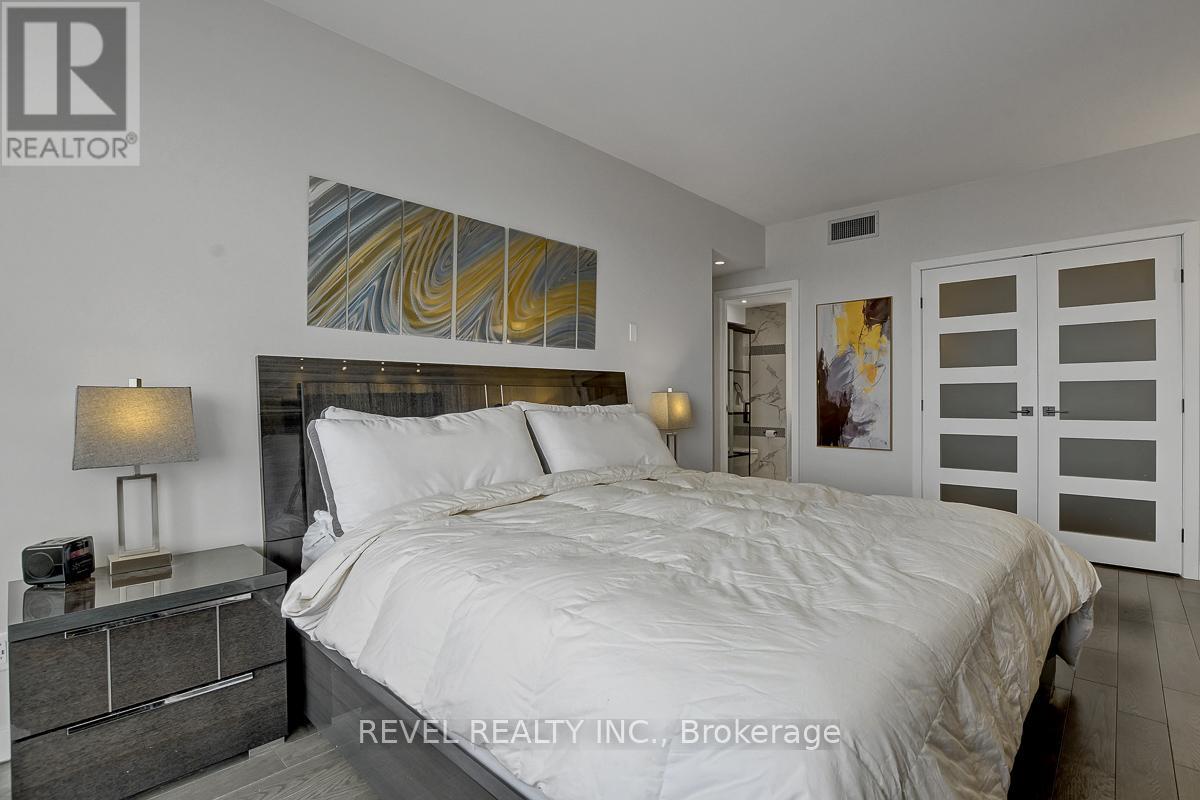 #2101 556 LAURIER AVENUE W - 11
