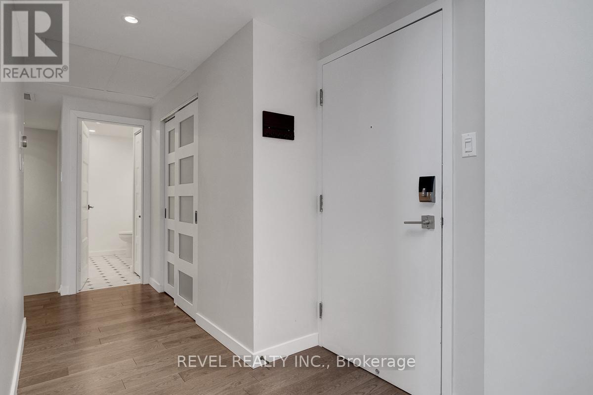 #2101 556 LAURIER AVENUE W - 2