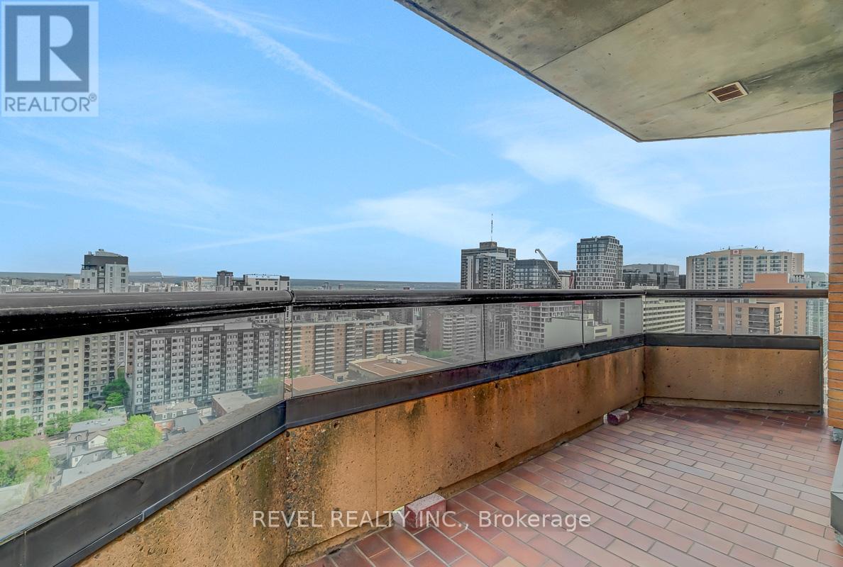 #2101 556 LAURIER AVENUE W - 23