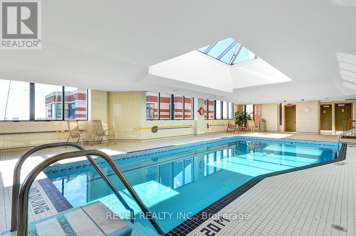 #2101 556 LAURIER AVENUE W - 26