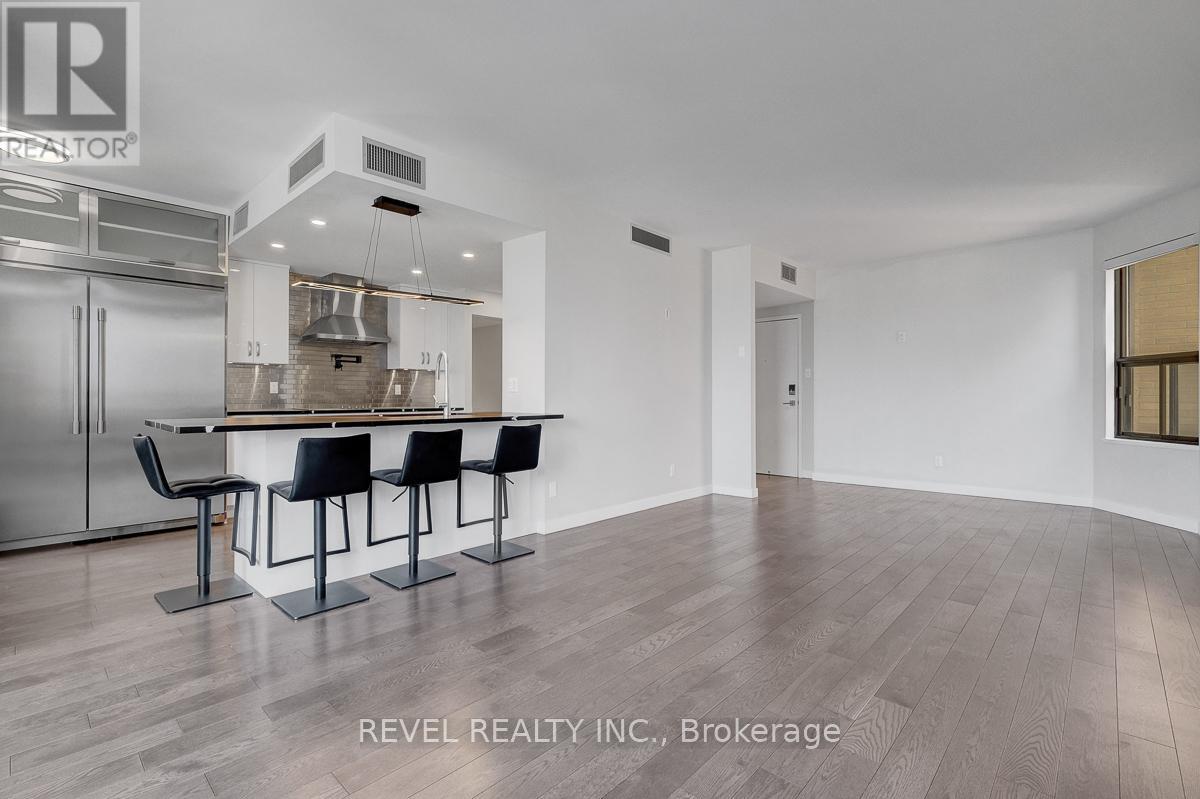 #2101 556 LAURIER AVENUE W - 3