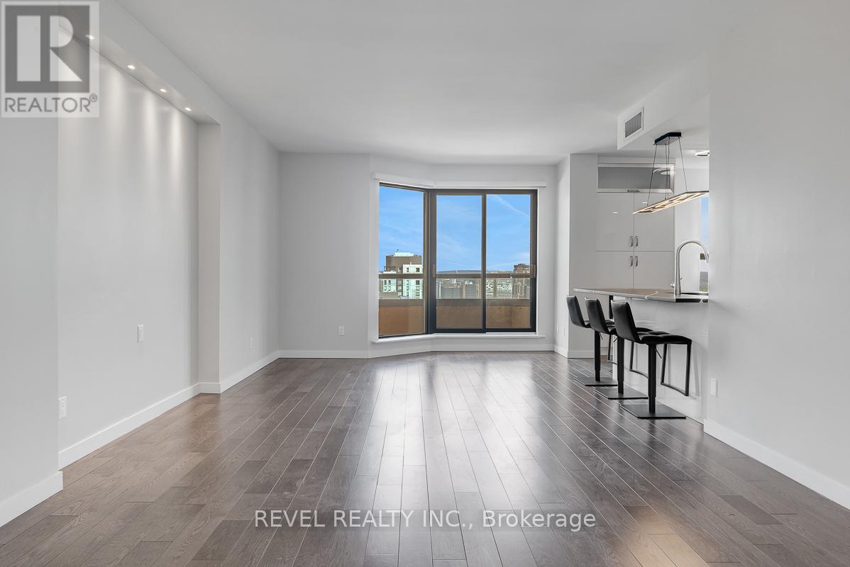 #2101 556 LAURIER AVENUE W - 4