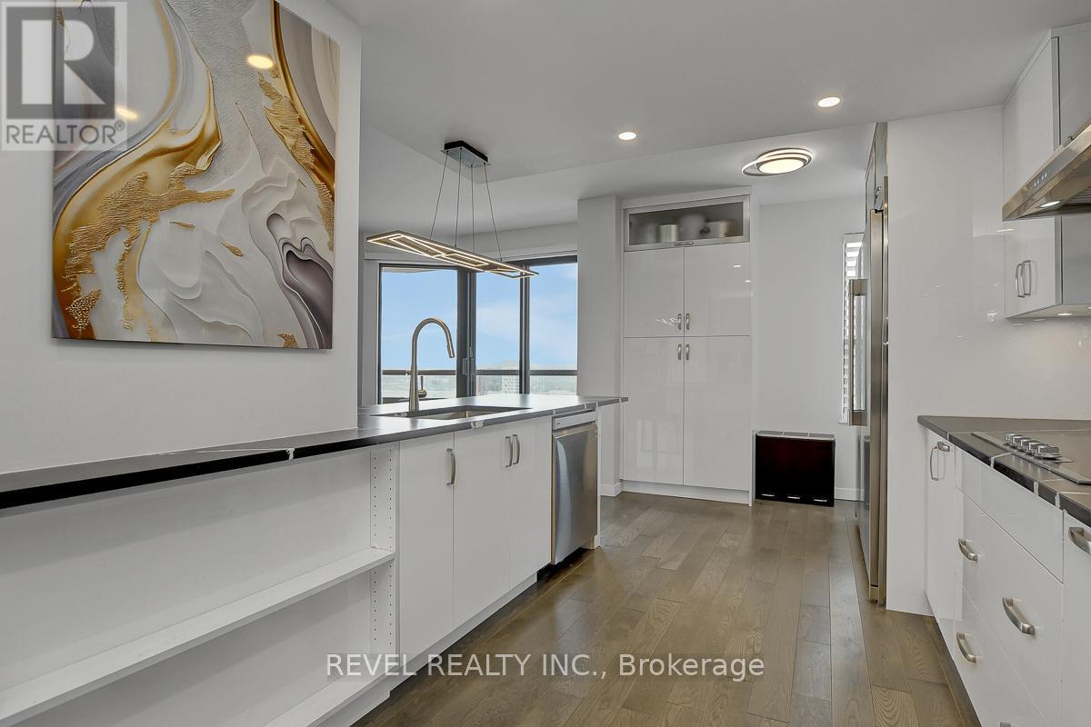 #2101 556 LAURIER AVENUE W - 7