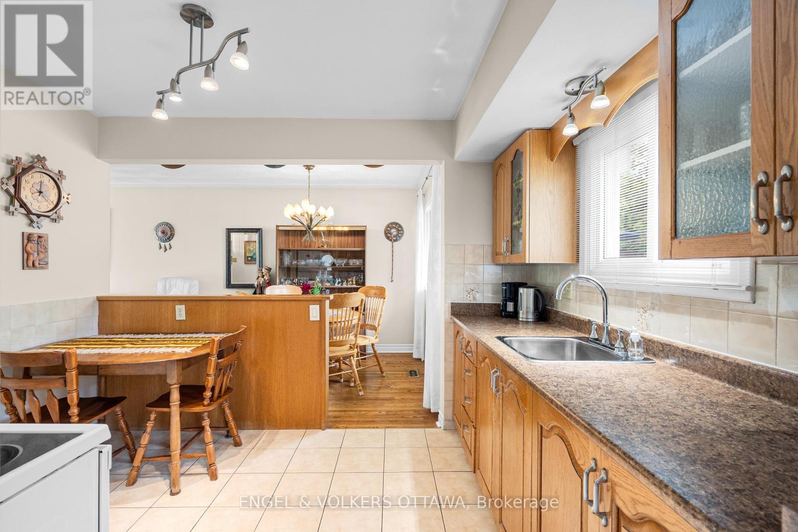 5 Bed, 2 Bath House for Sale in Ottawa – 709 PLEASANT PARK ROAD, Ottawa – MLS# X13488642 - Image 14