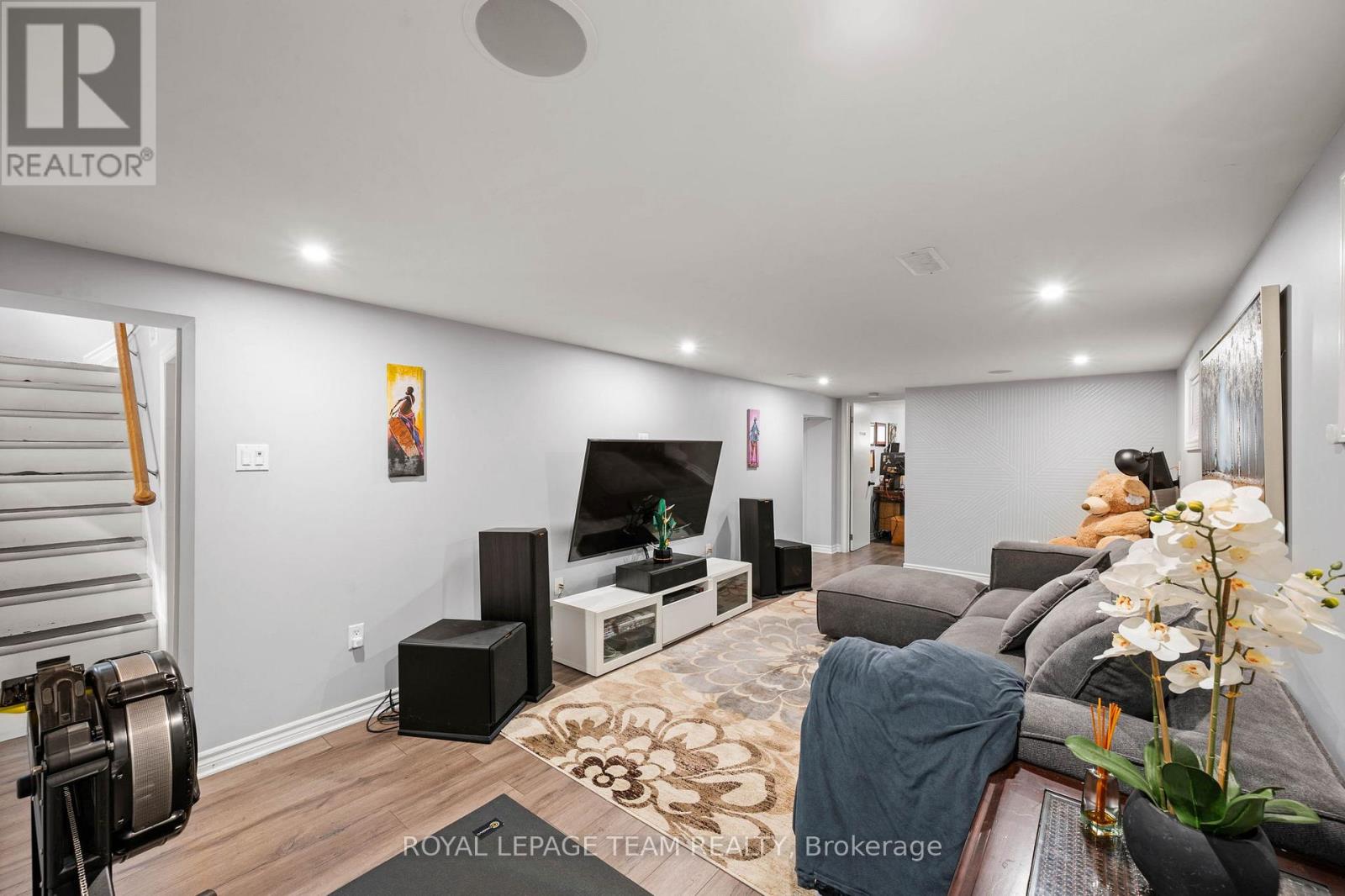 3 Bed, 2 Bath House for Sale in Ottawa – 879 PLEASANT PARK ROAD, Ottawa – MLS# X13488652 - Image 23