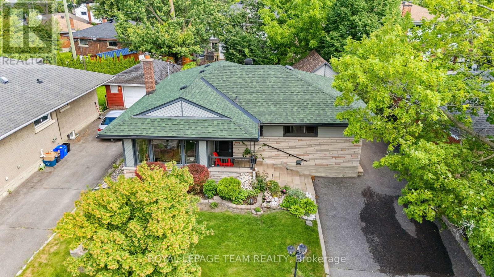 3 Bed, 2 Bath House for Sale in Ottawa – 879 PLEASANT PARK ROAD, Ottawa – MLS# X13488652 - Image 39