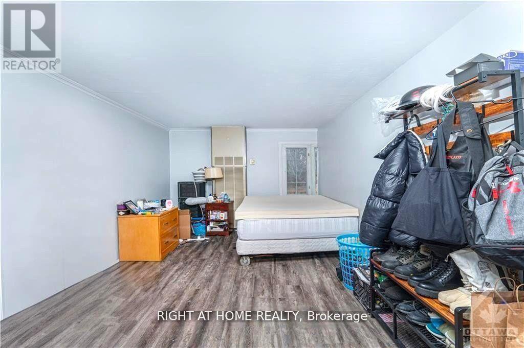 7 Bed, 3 Bath House for Sale in Ottawa – 333 LEVIS AVENUE, Ottawa – MLS# X13488664 - Image 23