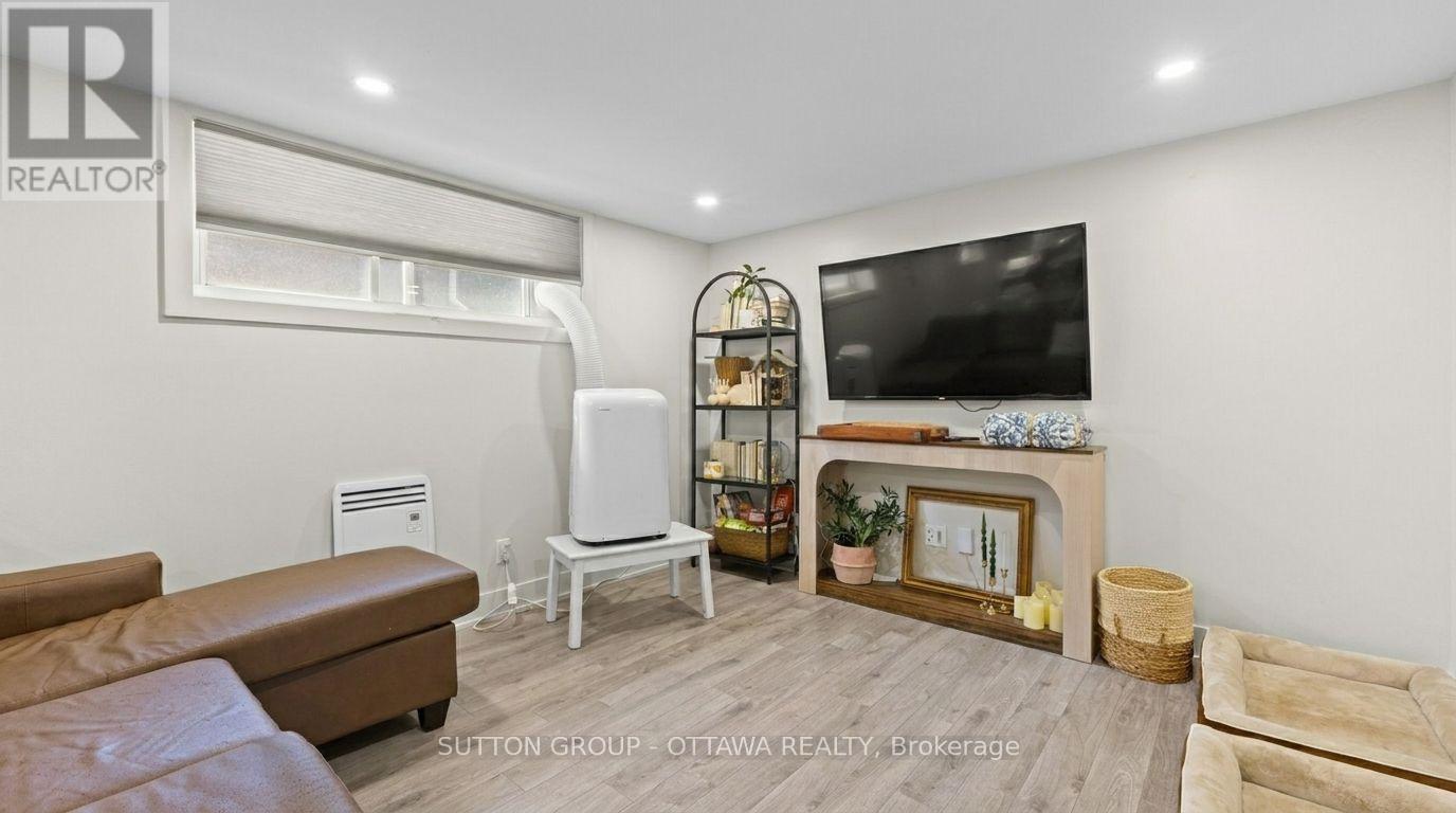 2087 HAIG DRIVE - 15