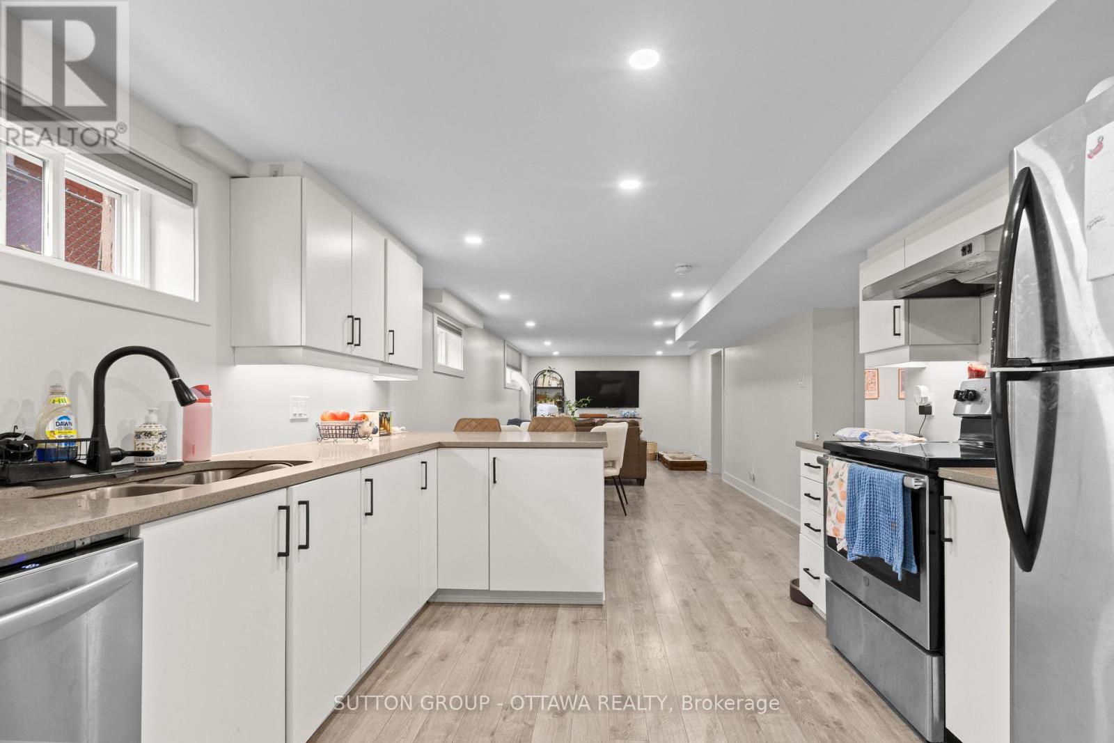 2087 HAIG DRIVE - 22