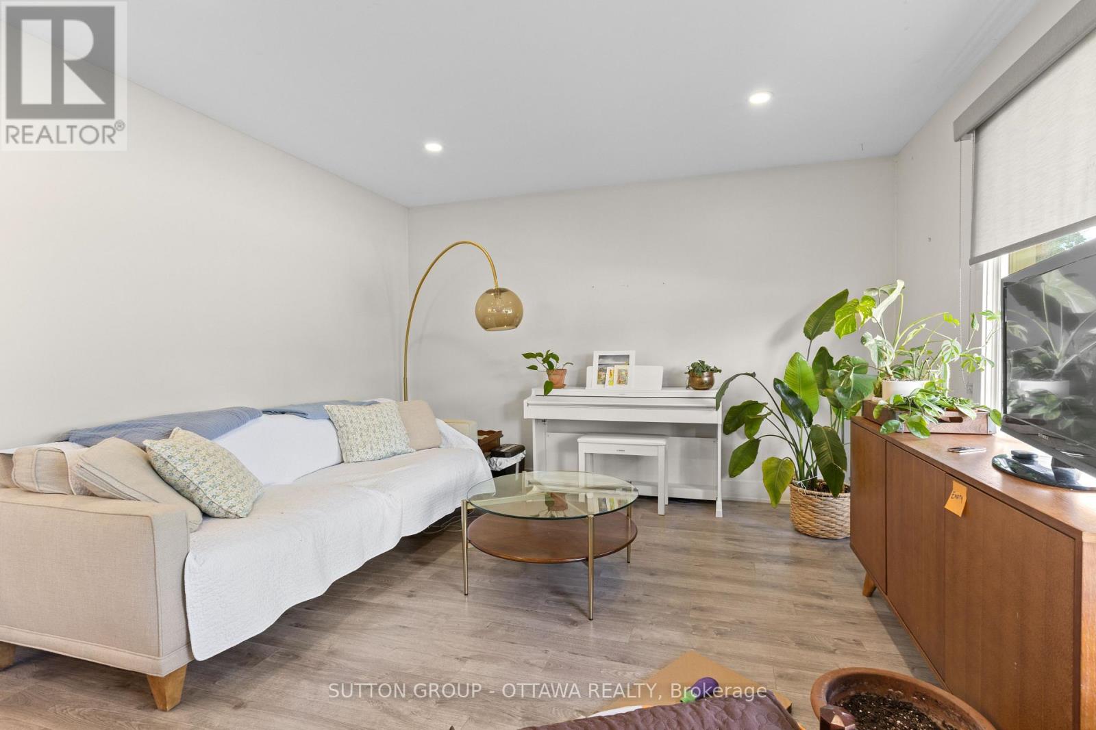 2087 HAIG DRIVE - 6
