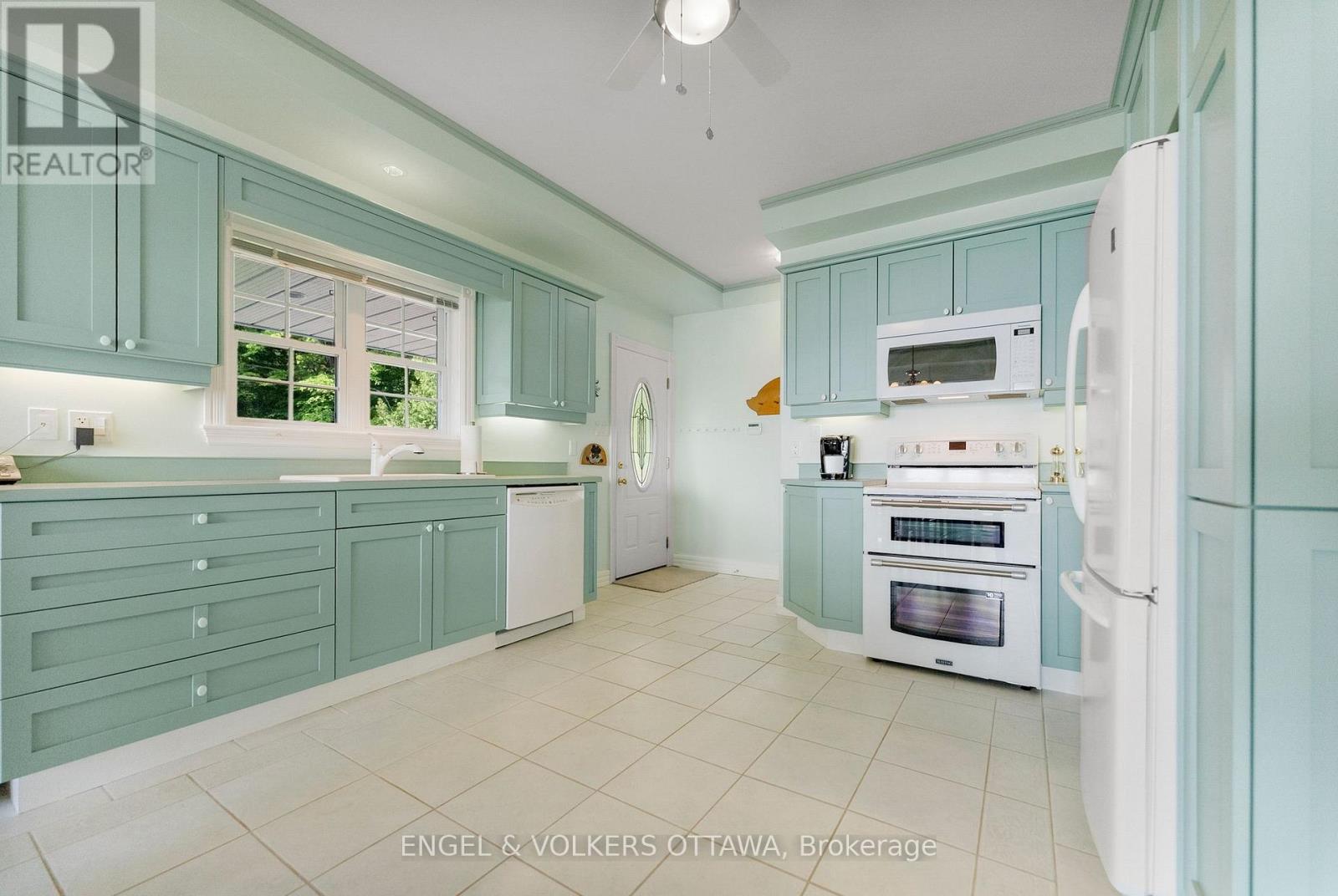 541 MORGLAN LANE - 6