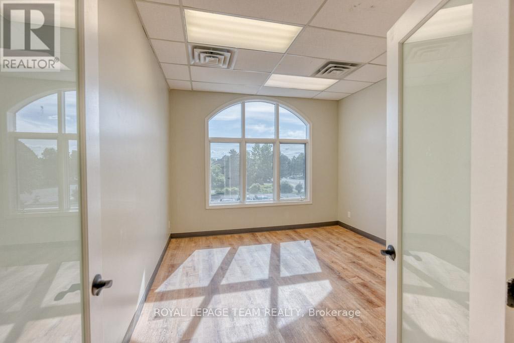 Office for Sale in Ottawa – 84 CENTREPOINTE DRIVE, Ottawa – MLS# X13488838 - Image 14