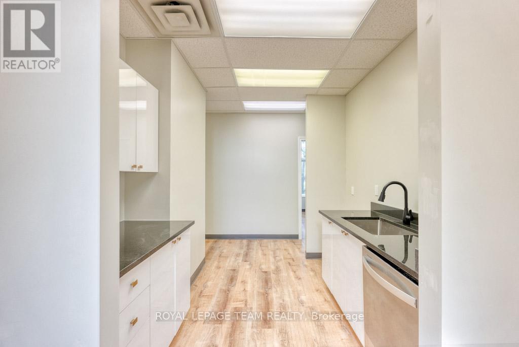 Office for Sale in Ottawa – 84 CENTREPOINTE DRIVE, Ottawa – MLS# X13488838 - Image 16