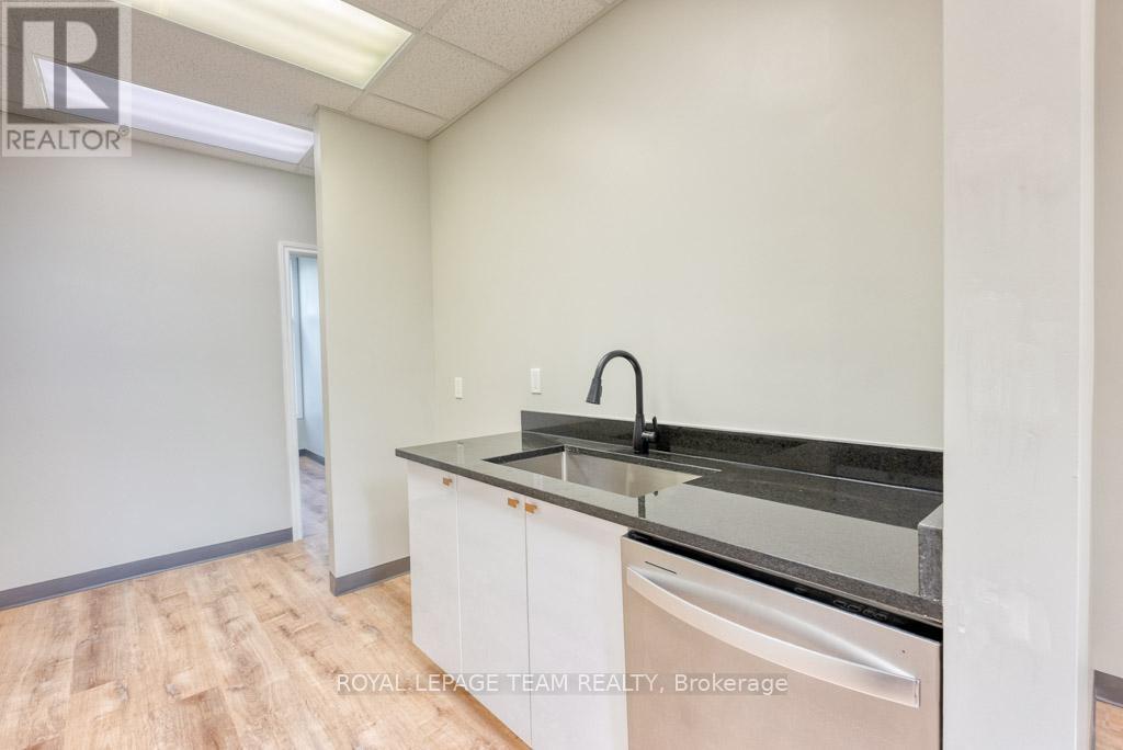 Office for Sale in Ottawa – 84 CENTREPOINTE DRIVE, Ottawa – MLS# X13488838 - Image 17