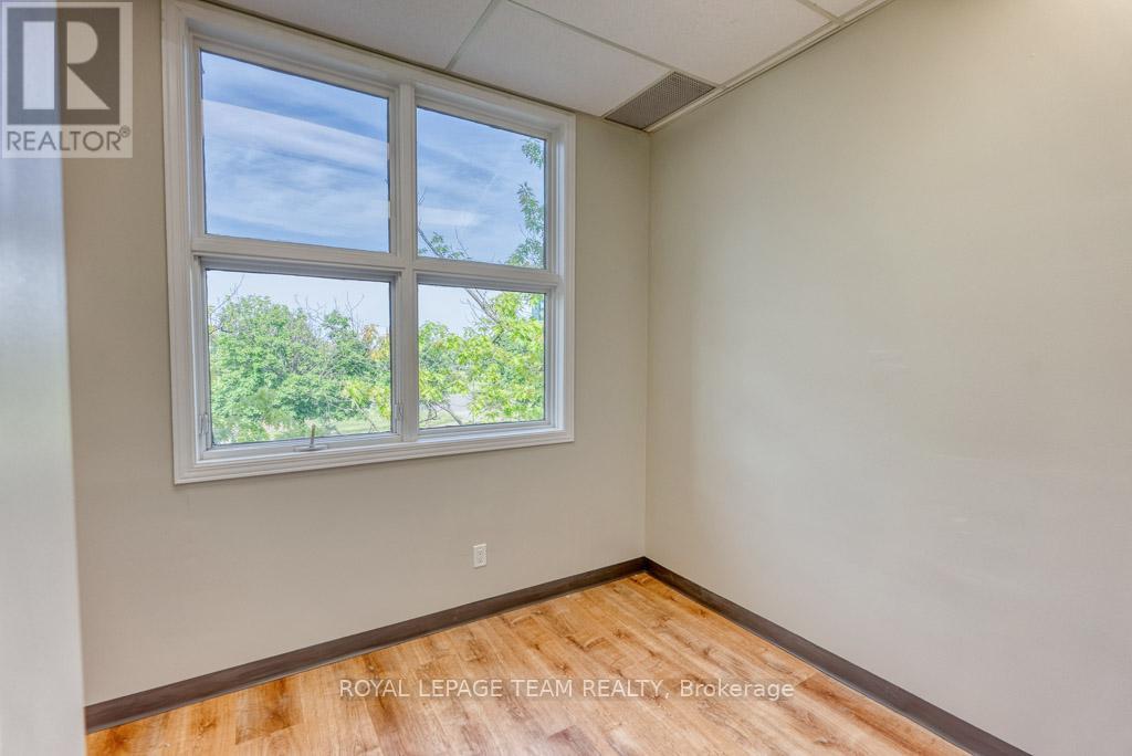 Office for Sale in Ottawa – 84 CENTREPOINTE DRIVE, Ottawa – MLS# X13488838 - Image 18