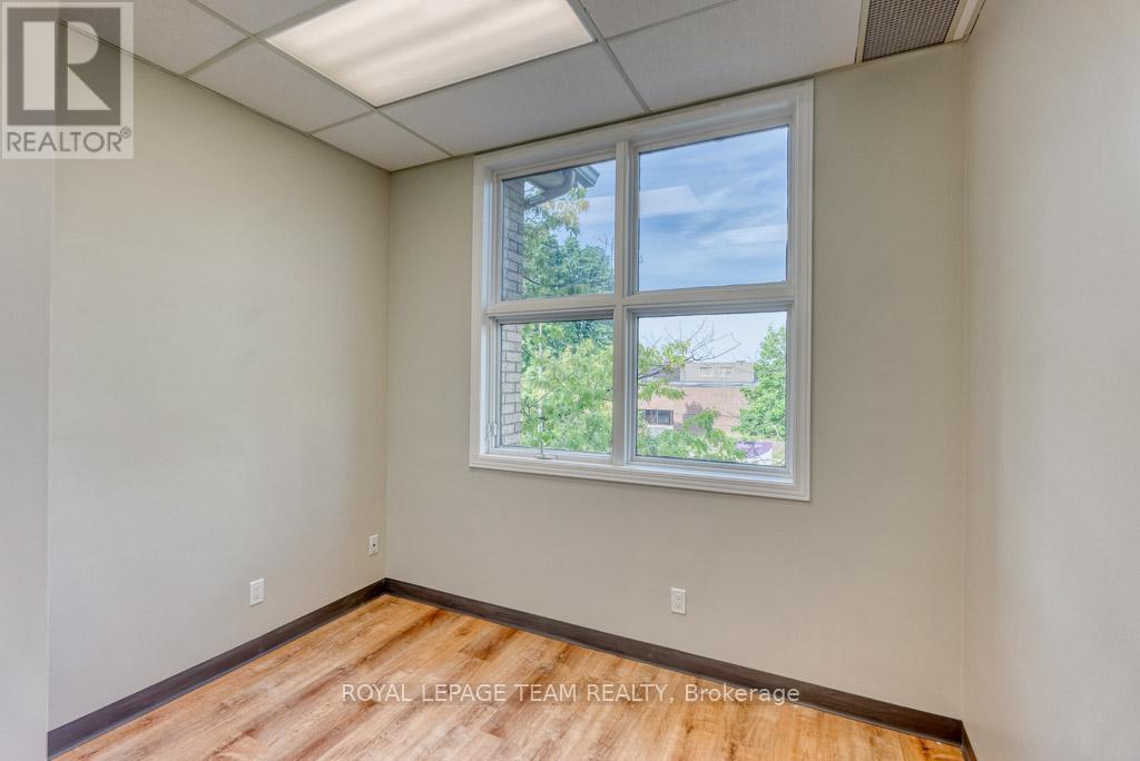 Office for Sale in Ottawa – 84 CENTREPOINTE DRIVE, Ottawa – MLS# X13488838 - Image 20