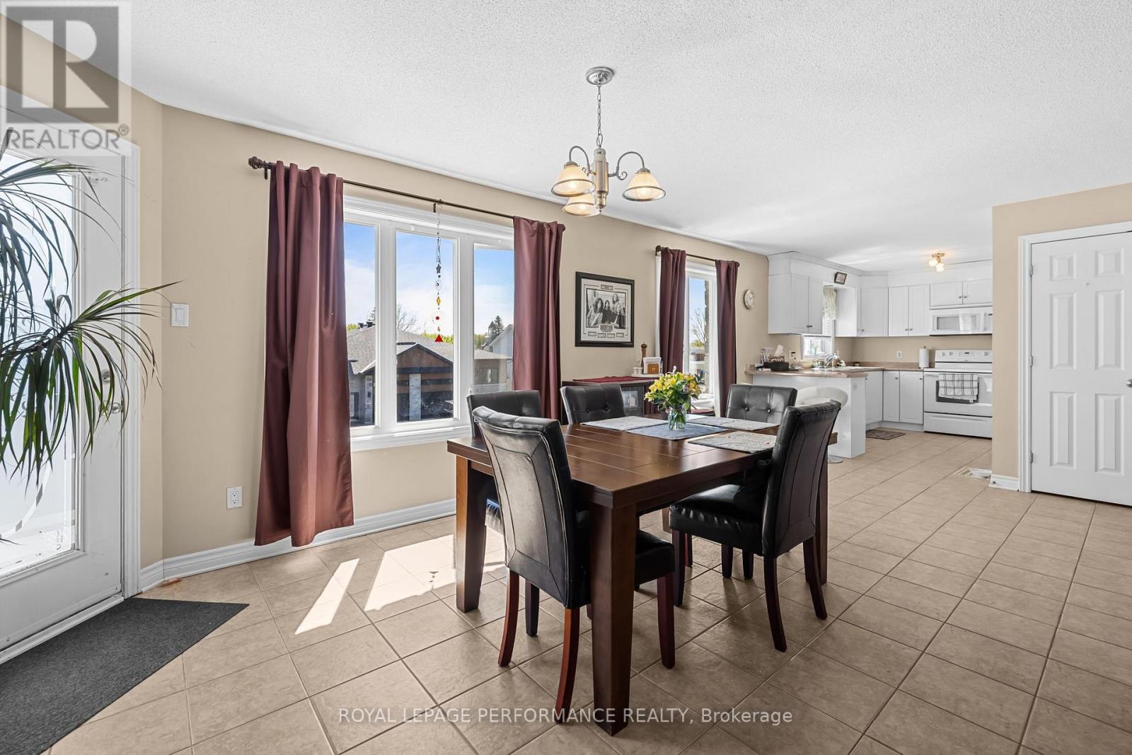 #6 46 CAMBRIDGE STREET - 12