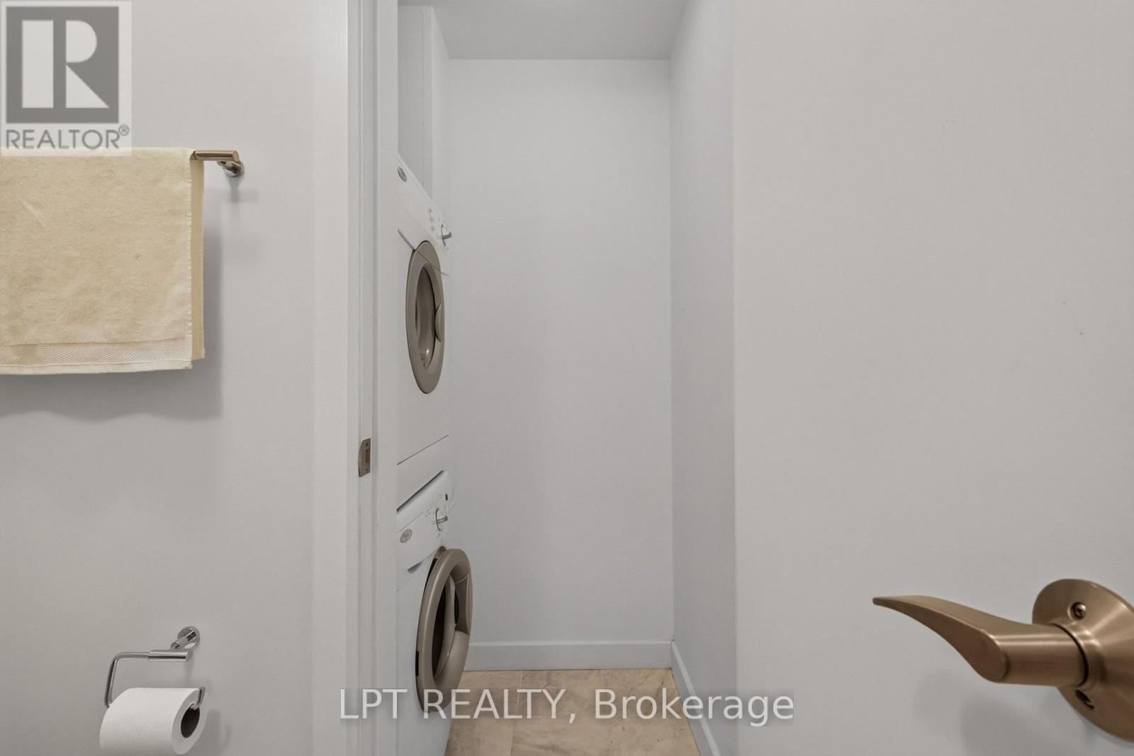 #1004 201 PARKDALE AVENUE - 25