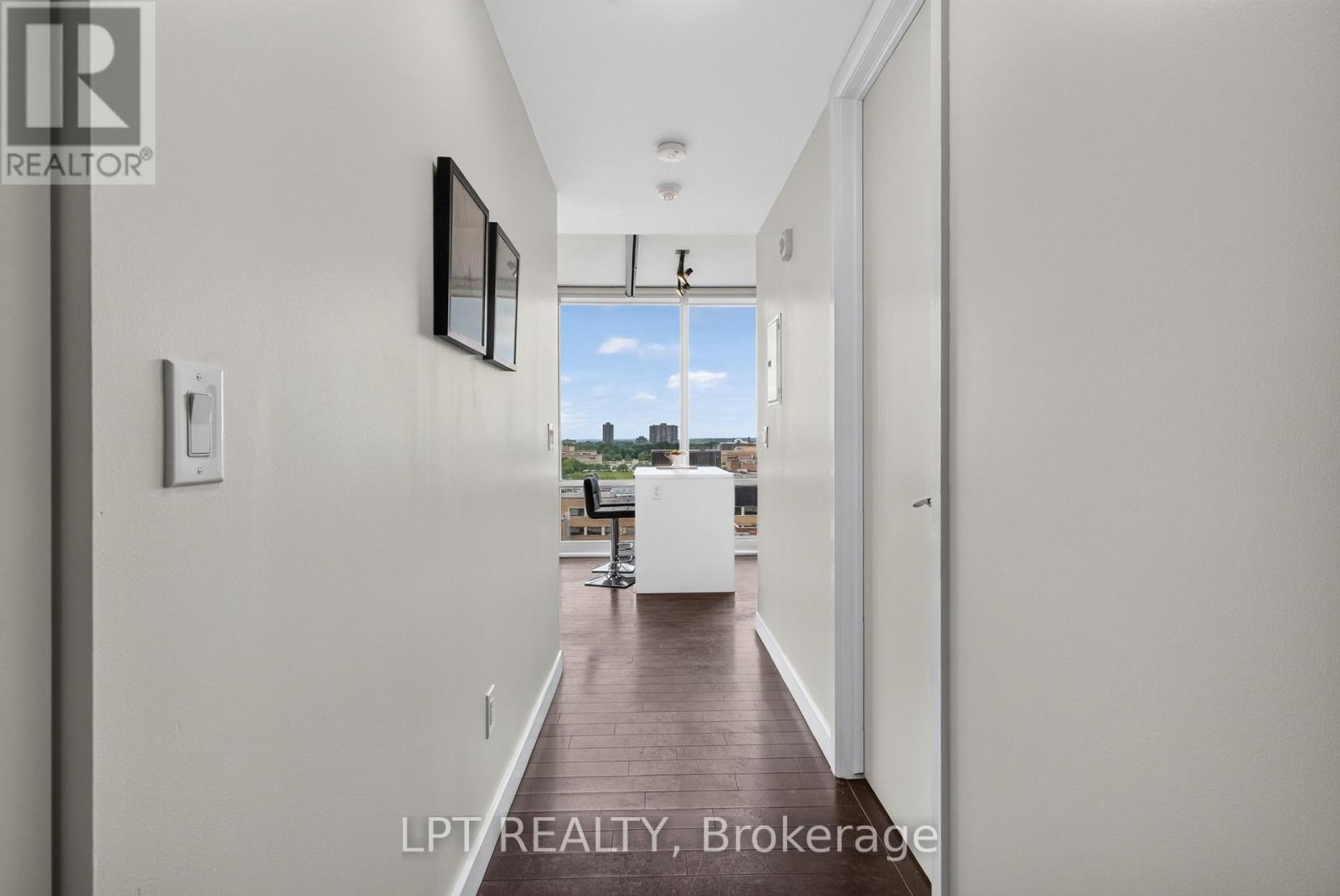 #1004 201 PARKDALE AVENUE - 27