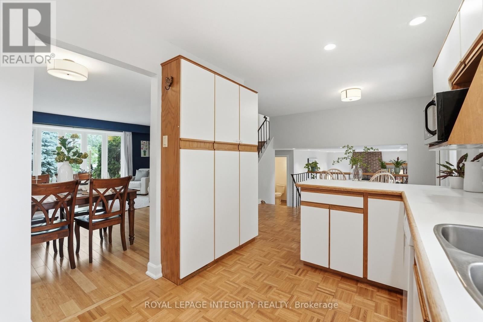 3 Bed, 2 Bath House for Sale in Ottawa – 6 WOODVIEW CRESCENT, Ottawa – MLS# X13489264 - Image 11